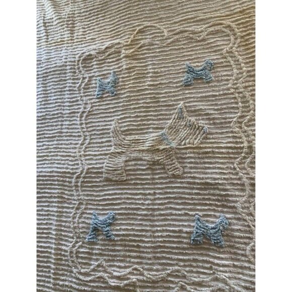 Chenille Bedspread with Scottie Dogs & Blue Bows 45"x66" Vintage - Picture 15 of 16